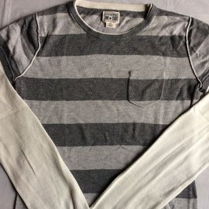 Converse sweater top